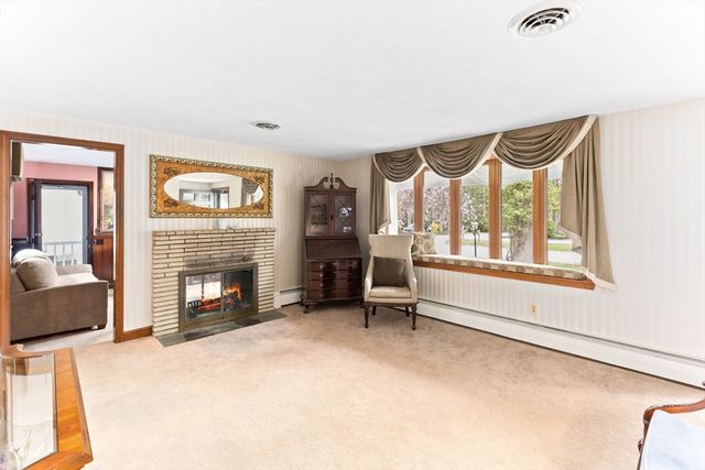 17 Gilmore Road, Easton, MA 02356