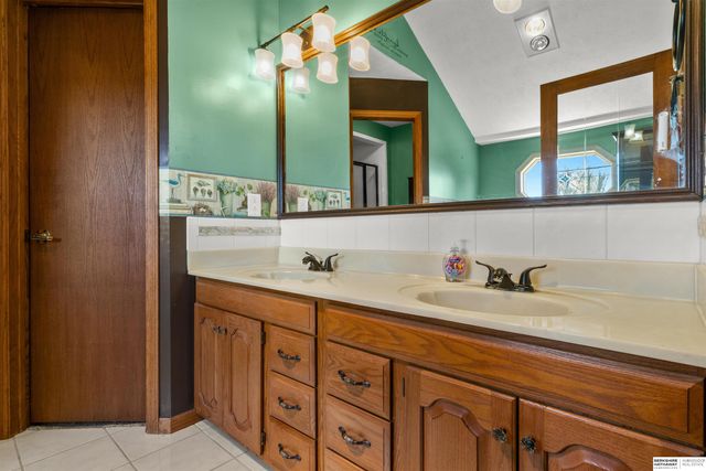 58492 Hilman Drive, Glenwood, IA 51534