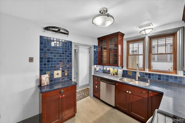 1405 W Liberty Street, Ann Arbor, MI 48103