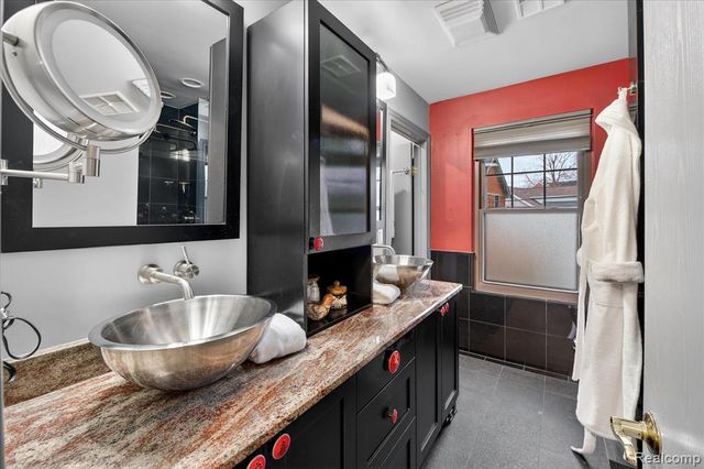 1405 W Liberty Street, Ann Arbor, MI 48103