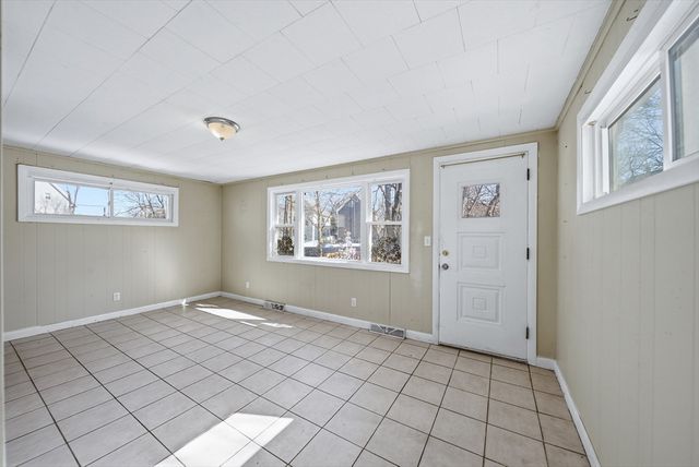 12 Eade St, Lynn, MA 01902