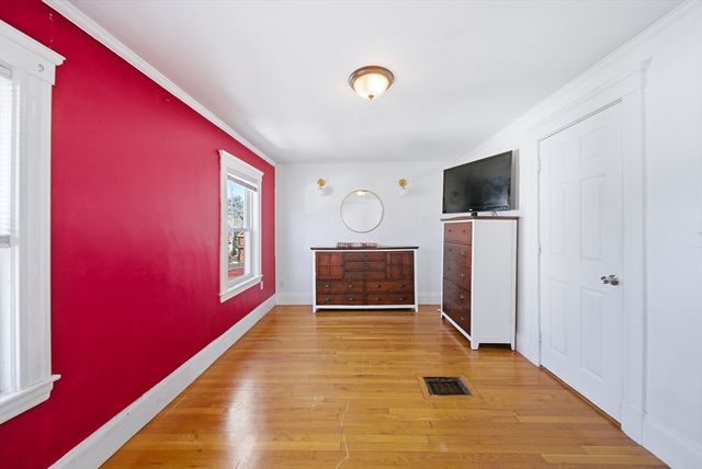 12 Eade St, Lynn, MA 01902