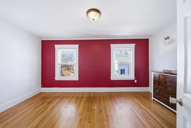 12 Eade St, Lynn, MA 01902