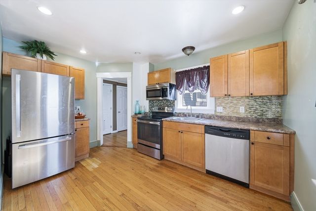 12 Eade St, Lynn, MA 01902