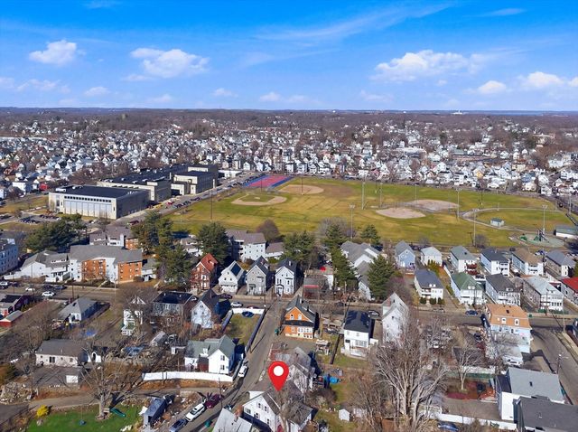 12 Eade St, Lynn, MA 01902