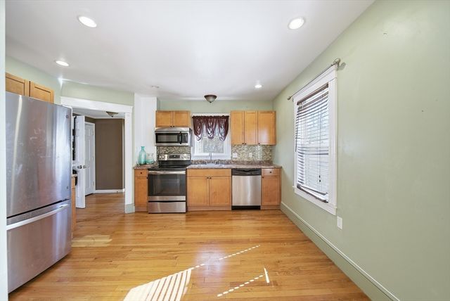 12 Eade St, Lynn, MA 01902