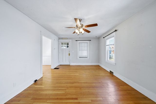 12 Eade St, Lynn, MA 01902