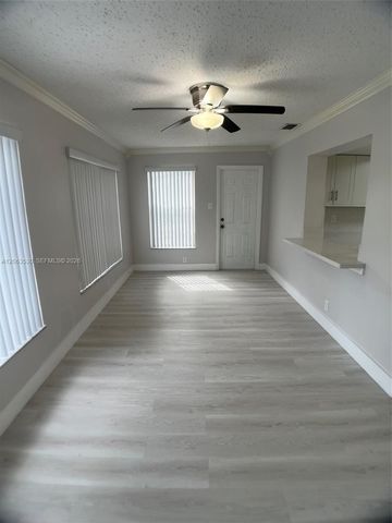 6990 NW 17th St, Margate, FL 33063
