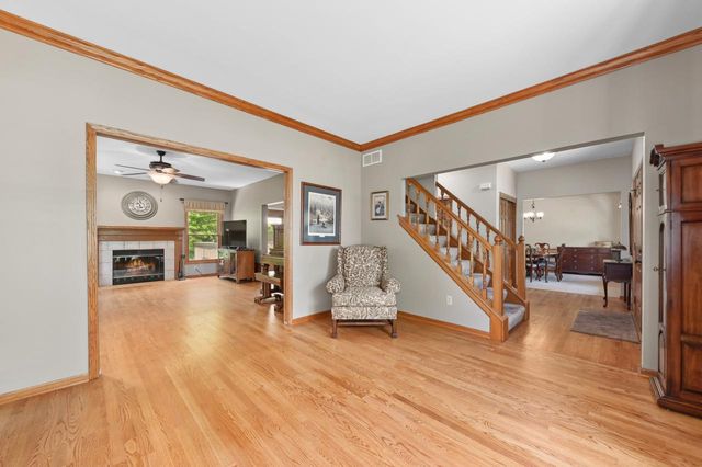 N66W13568 Crestwood DRIVE, Menomonee Falls, WI 53051
