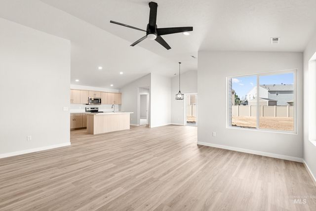 13728 Redway Ct, Caldwell, ID 83607