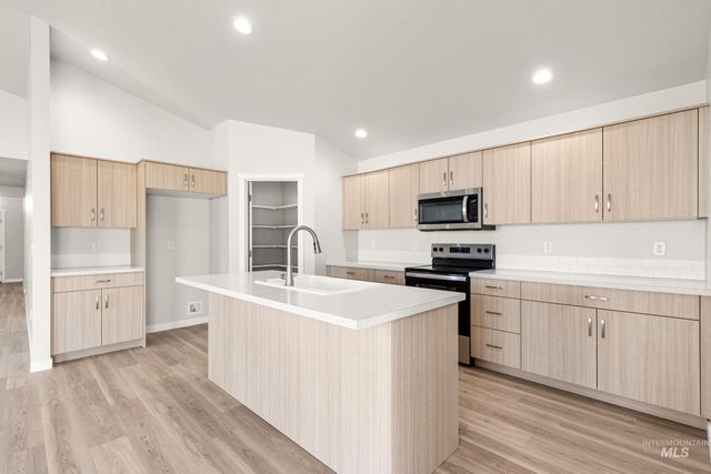 13728 Redway Ct, Caldwell, ID 83607