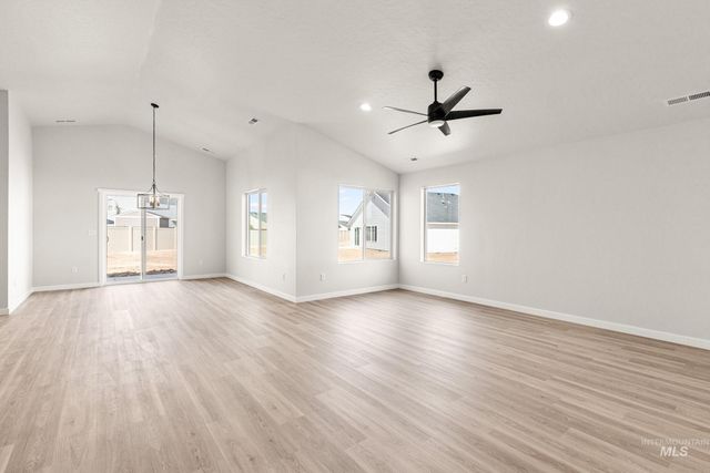 13728 Redway Ct, Caldwell, ID 83607