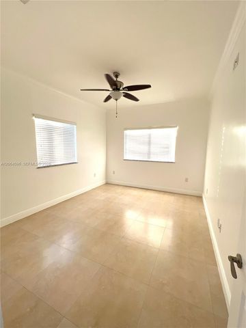 2268 SW 8th St 5, Miami, FL 33135