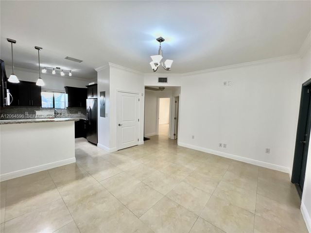 2268 SW 8th St 5, Miami, FL 33135