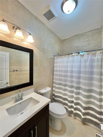 2268 SW 8th St 5, Miami, FL 33135