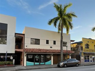 2268 SW 8th St 5, Miami, FL 33135