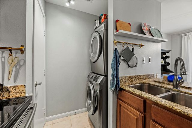 5343 Richmond Avenue 30, Houston, TX 77056