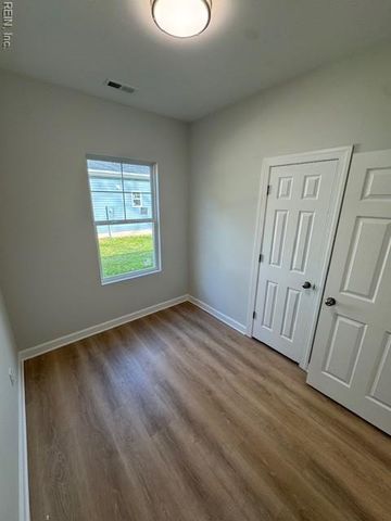 12401 Cedar TRL, Gloucester, VA 23061