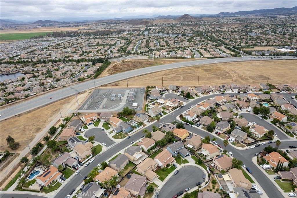 Image 40 of property listing at 29804 Cheshire Court, Menifee, CA 92584