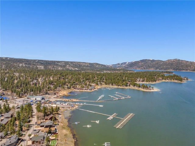 1124 W Country Club Boulevard, Big Bear City, CA 92314