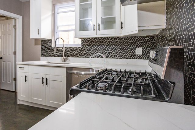 6347 W Henderson Street, Chicago, IL 60634