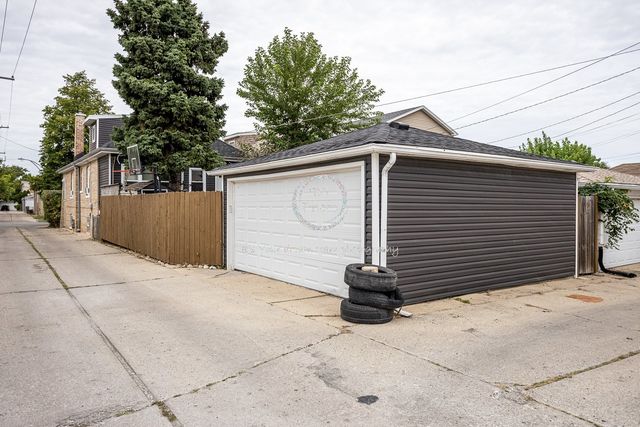 6347 W Henderson Street, Chicago, IL 60634