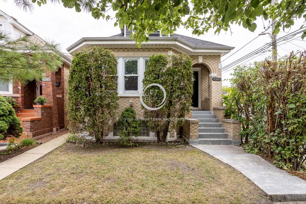 6347 W Henderson Street, Chicago, IL 60634