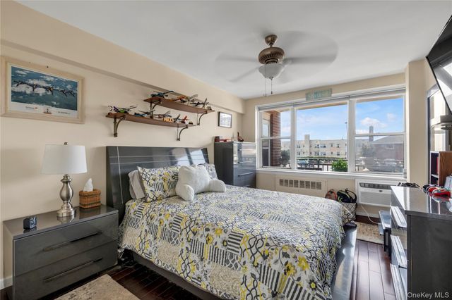 333 E Broadway 1D, Long Beach, NY 11561