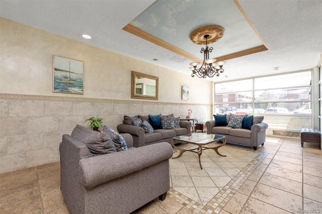 333 E Broadway 1D, Long Beach, NY 11561
