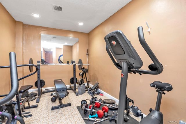 333 E Broadway 1D, Long Beach, NY 11561