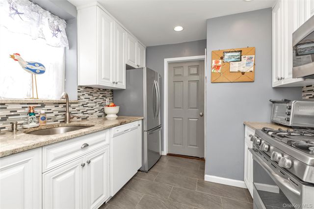 333 E Broadway 1D, Long Beach, NY 11561