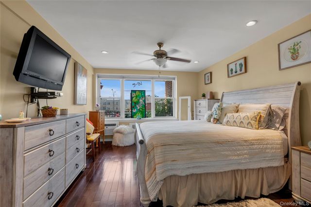 333 E Broadway 1D, Long Beach, NY 11561