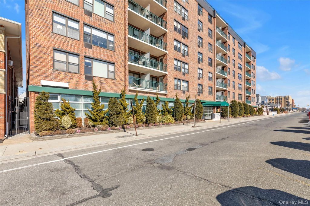 333 E Broadway 1D, Long Beach, NY 11561