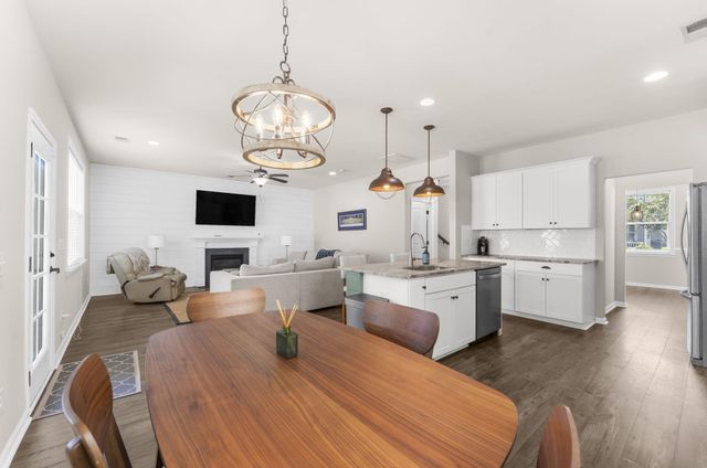 76 Crossandra Avenue, Summerville, SC 29483