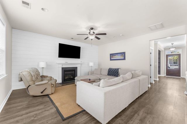 76 Crossandra Avenue, Summerville, SC 29483