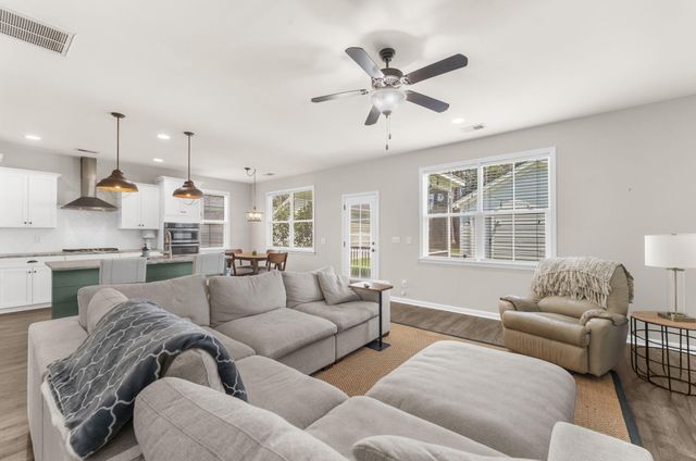 76 Crossandra Avenue, Summerville, SC 29483