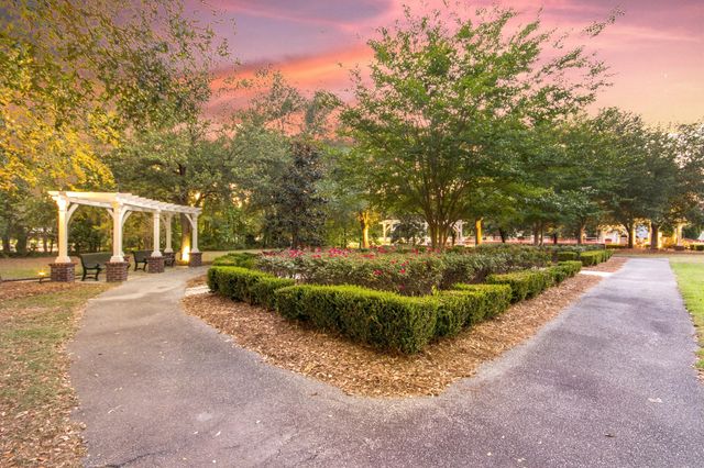 76 Crossandra Avenue, Summerville, SC 29483