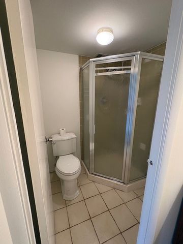 3302 Charlemagne Cir, Ross Twp, PA 15237