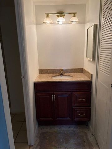 3302 Charlemagne Cir, Ross Twp, PA 15237