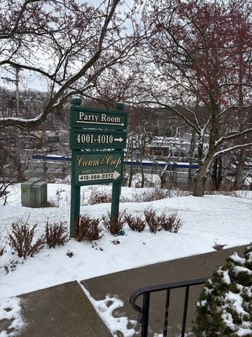 3302 Charlemagne Cir, Ross Twp, PA 15237