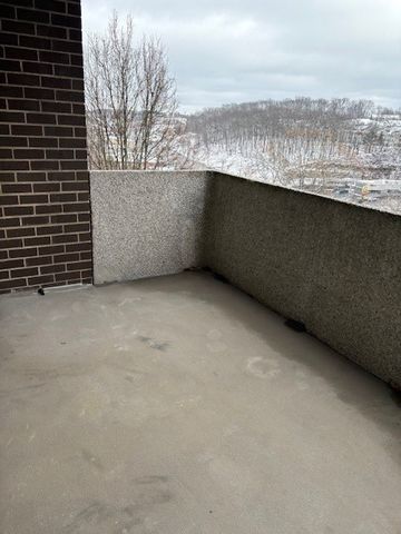 3302 Charlemagne Cir, Ross Twp, PA 15237