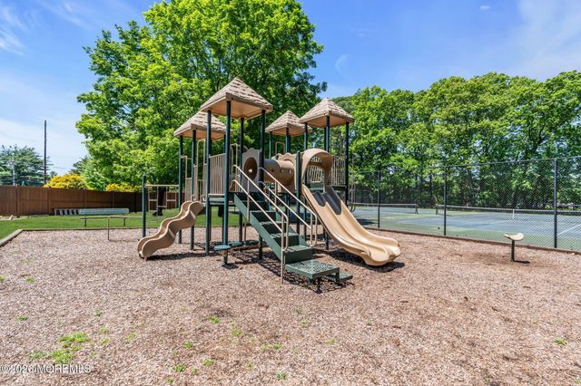 242 Perth Hill Court, Aberdeen, NJ 07747
