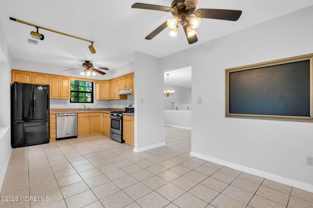 242 Perth Hill Court, Aberdeen, NJ 07747