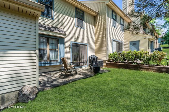 242 Perth Hill Court, Aberdeen, NJ 07747