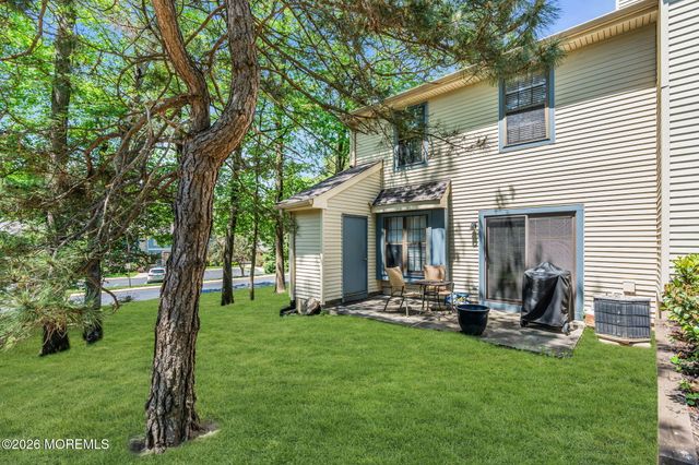242 Perth Hill Court, Aberdeen, NJ 07747