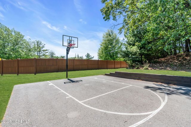 242 Perth Hill Court, Aberdeen, NJ 07747