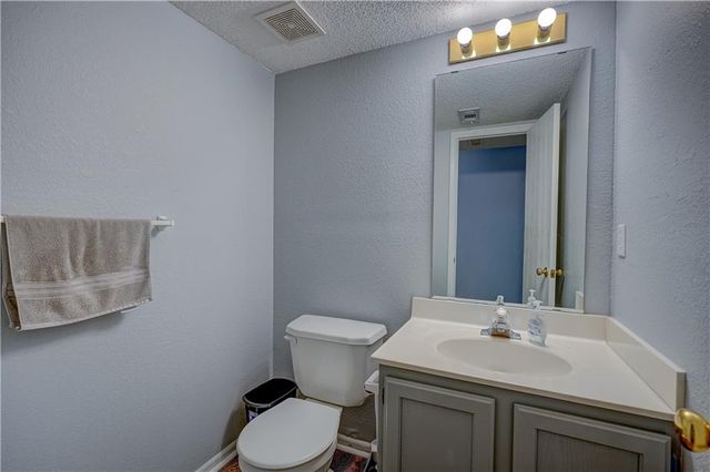 1314 SE Norwood Drive, Lee's Summit, MO 64081