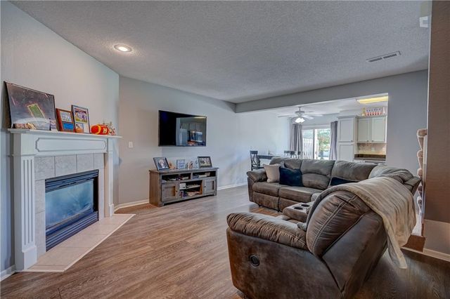 1314 SE Norwood Drive, Lee's Summit, MO 64081