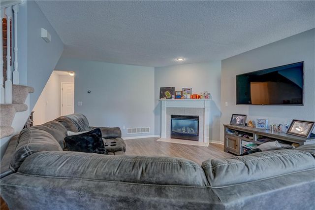 1314 SE Norwood Drive, Lee's Summit, MO 64081