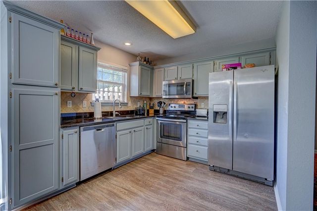 1314 SE Norwood Drive, Lee's Summit, MO 64081